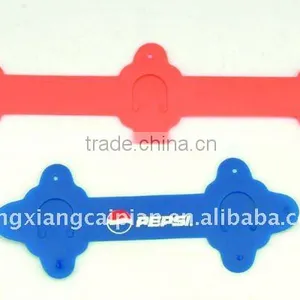 Plastic Water Bottle Handle thumbnail-1