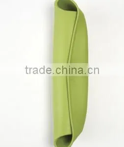 Silicone Roll Up Bib With Comfort-Fit Fabric Neck thumbnail-5