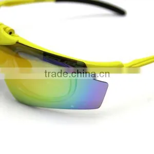 Robot Modeling Sport Ski Goggles thumbnail-3