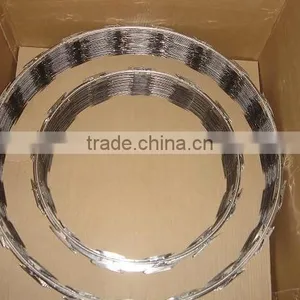 Wholesale CBT-65 Hot-dipped Galvanized Razor Barbed Wire thumbnail-5
