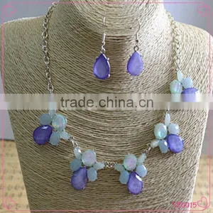 New Fashion Style Flower Necklace Earring Jewelry Set Resin Pendant Necklace Set thumbnail-1