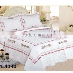 One Set Lace Embroider Quilt With Two Pillow Case thumbnail-1