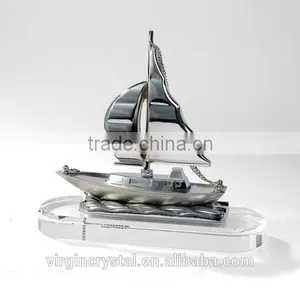 Custom Decorative Gold Color Sailing Boat Model With K9 Crystal Base for Business Gift thumbnail-2