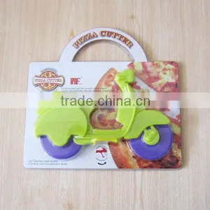 Newest Design Non Stick Coating Colorful Double Plastic Pizza Cutter thumbnail-1