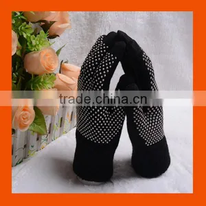 Black PVC Dots IPhone Touch Conductive Gloves thumbnail-2