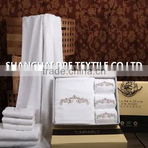 100% Cotton Gift Towel Set thumbnail-1