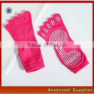 WH-131 Hot Sale Cotton Barre Cozy Sports Yoga Sock, Custom Made Logo Indoor Women Sport Pilates Socks thumbnail-5