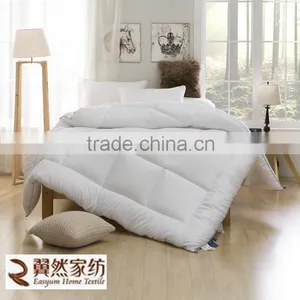 100% Polyester Fabric Hollowfiber Filled Comforter thumbnail-2
