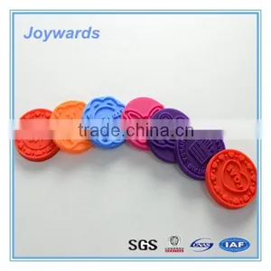 Silicone Stamp Cake Tool With Wooden Handle thumbnail-3
