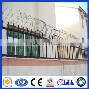 China Supplier Hot Dipped Razor Barbed Wire thumbnail-6