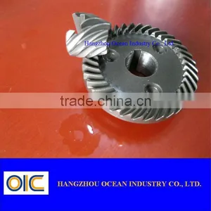 Bevel Gear in Speed Reducer Used in Tractor thumbnail-1