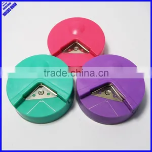 Quality 7cm Manual Plastic Round Corner Puncher thumbnail-2