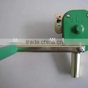 Manual Greenhouse Sidewall Film Roll-Up Winch Unit thumbnail-2