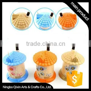 Cute House Shaped Automatic Plastic Toothpick Dispenser thumbnail-2