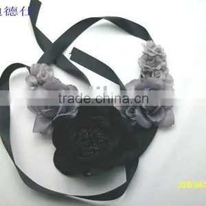 Flower Necklace thumbnail-1