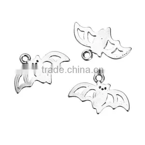 Zinc Based Alloy Halloween Charms Halloween Bat Animal Antique Silver Hollow 24mm x 16mm thumbnail-3