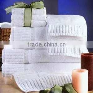 100% Cotton Hotel Towel thumbnail-1