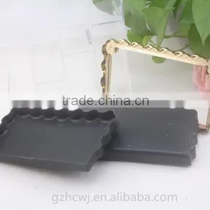 Wave Shape Metal Purse Frame With Black Plastic Box thumbnail-3