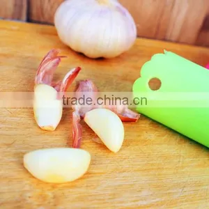 Time Saving Silicone Garlic Peeler thumbnail-2