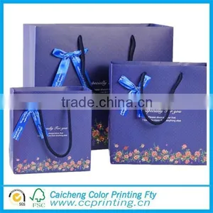 Christmas Holiday Paper Gift Store Packaging Shopping Bag thumbnail-1