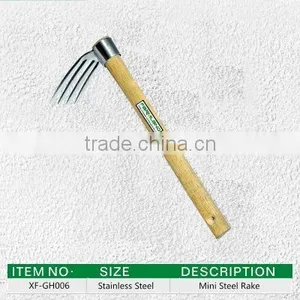 Claw Rake With Short Handle thumbnail-1