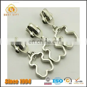 Wholesale Custom Cheap Hardware Accessories Jacket Gold Metal Bear Logo Zipper Sliders thumbnail-2