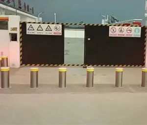 UPARK Good Quality 304 Stainless Steel Manual Bollard With Reflective Band Heavy Duty Security Barrier thumbnail-1