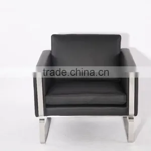 Modern Designer Furniture China Manufacturer Hans J Wegner CH103 3 Seat Sofa Replica thumbnail-4