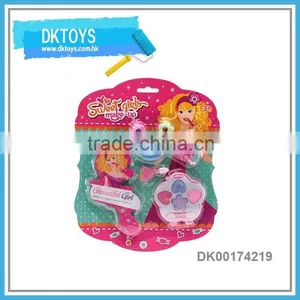 Girls Favor Dream Cosmetic Kit Plastic Toy Makeup Set thumbnail-1