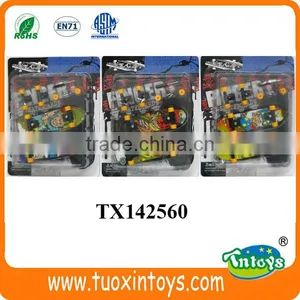 Mini Plastic Finger Skate Board Sport Game Toys thumbnail-3