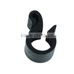 Drip Irrigation Plastic Hanging Clamp For Micro Irrigation PE Pipe thumbnail-1