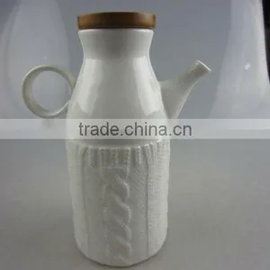 White Porcelain Soy Sauce Pot thumbnail-1