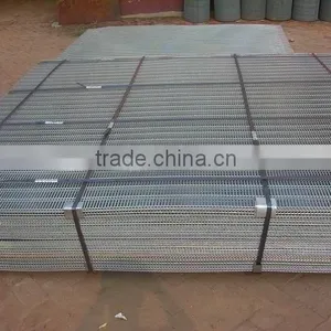 Factory Direct Supply 5*5 Welded Rabbit Cage Wire Mesh thumbnail-4