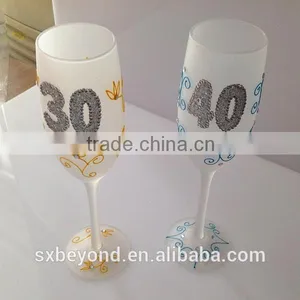 Classic Frosted Champagne Glass With Vertical Line Decoration thumbnail-1