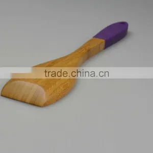 Dubai New Gastronome Trend Straight Bamboo Wooden Sillone Handle Eay Hold Spatula Cutlery Set thumbnail-4