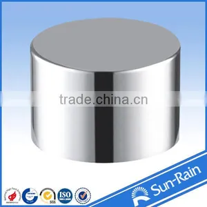 Shiny Metal Bottle Cap thumbnail-1