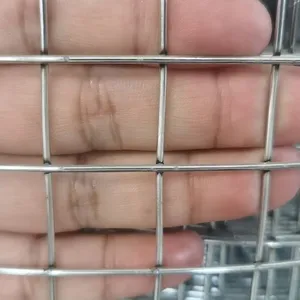 ISO Standard Welded Wire Mesh Panel in Square Hole Design 30m Roll Length thumbnail-5