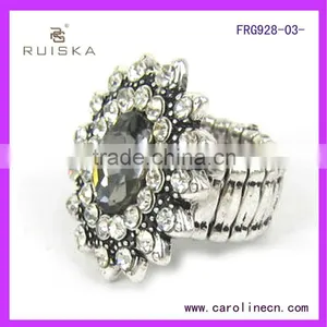 Antique Silver Flower Shape Beautiful Crystal Elastic Ring thumbnail-2