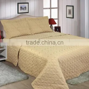 Factory Wholesale Embroider King Size Quilts thumbnail-4