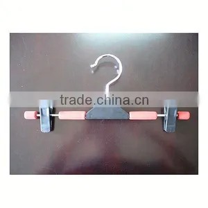 Adjustable Pants Hanger thumbnail-3