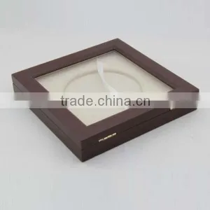 Wooden Gift Boxes For Collector Plates With Clear Window thumbnail-1