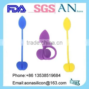 Silicone Leaf Shaped Cable Organizer thumbnail-1