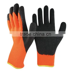 NMSAFETY 7 Gauge Orange Acrylic Liner for Winter Use Dip With Black Latex Gloves Winter thumbnail-1
