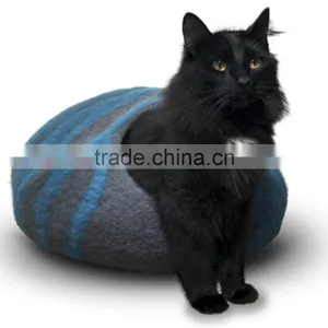 Cat Bed / Cat Cave - Hand Crafted. 100% Seamless Natural Wool, Chemical Free, Machine-washable thumbnail-2