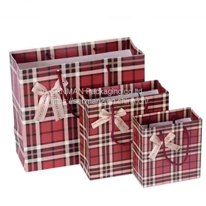 Custom Pink Paper Packaging Bag With Logo thumbnail-3
