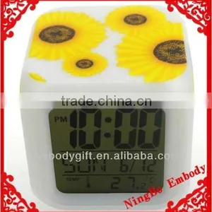 Desktop Retro Plastic Digital Electornic Propeller Fan Led Clock thumbnail-1