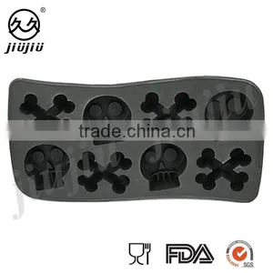 Halloween Skull Shape Silicone Ice Cube Tray Mold thumbnail-1