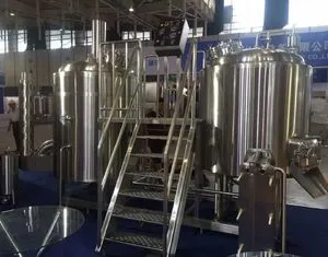 SUS 304 7Bbl Large Scale Brewing Equipment Semi Automatic Control System thumbnail-3