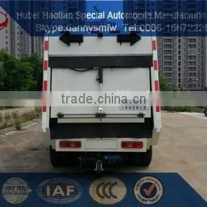 Dongfeng 4x2 Mini Road Sweeper Cleaning Car for Sale Made in China thumbnail-3