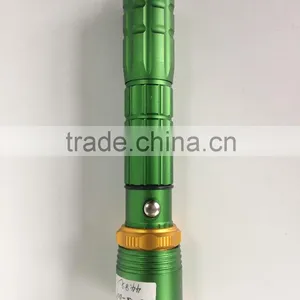 3W Zoomable Flashlight With Glass Breaker thumbnail-2